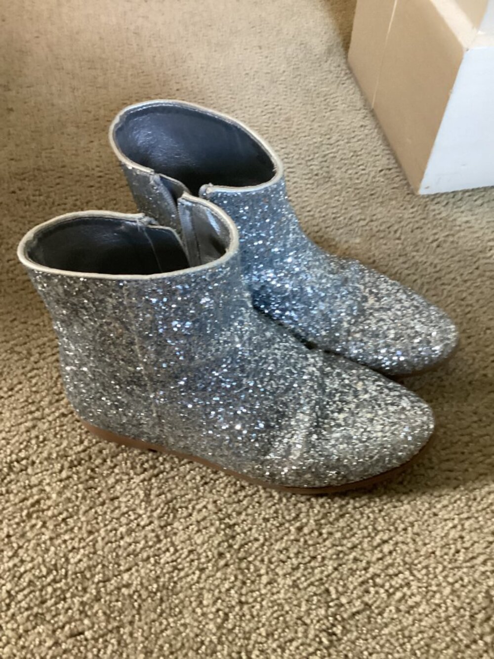 Silver glittery boots with zipper